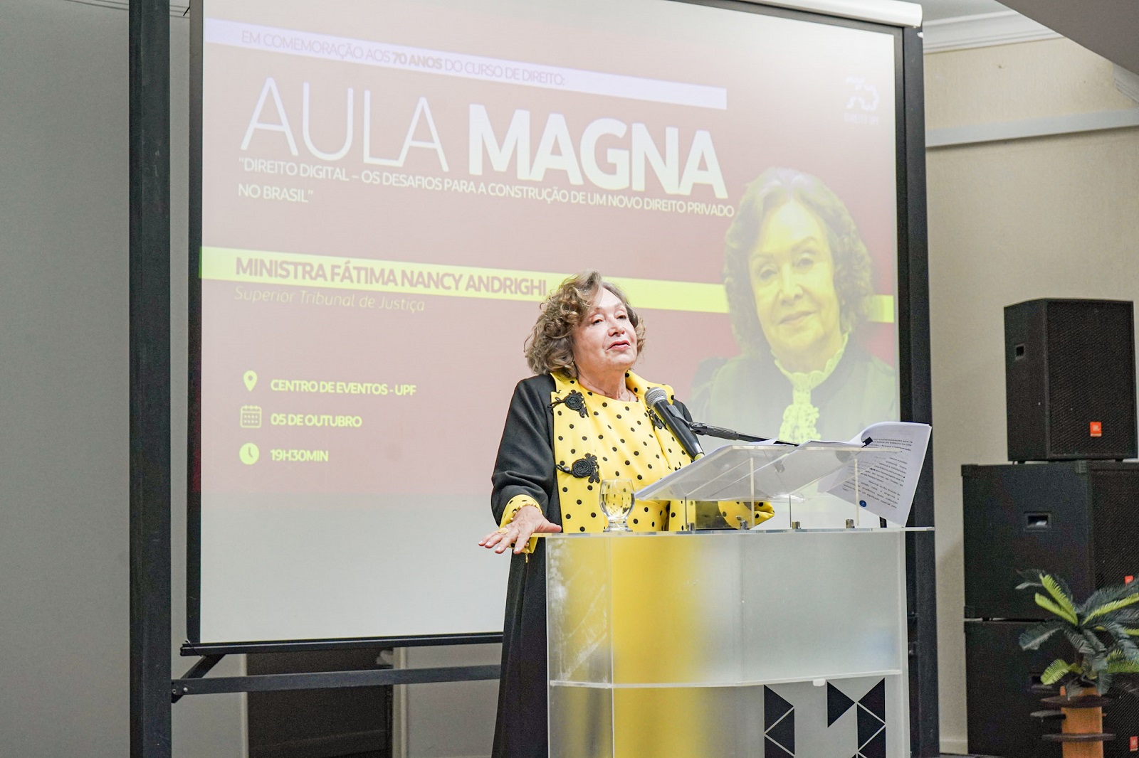 25-1791395533-aula-magna-01-jpg.jpg
