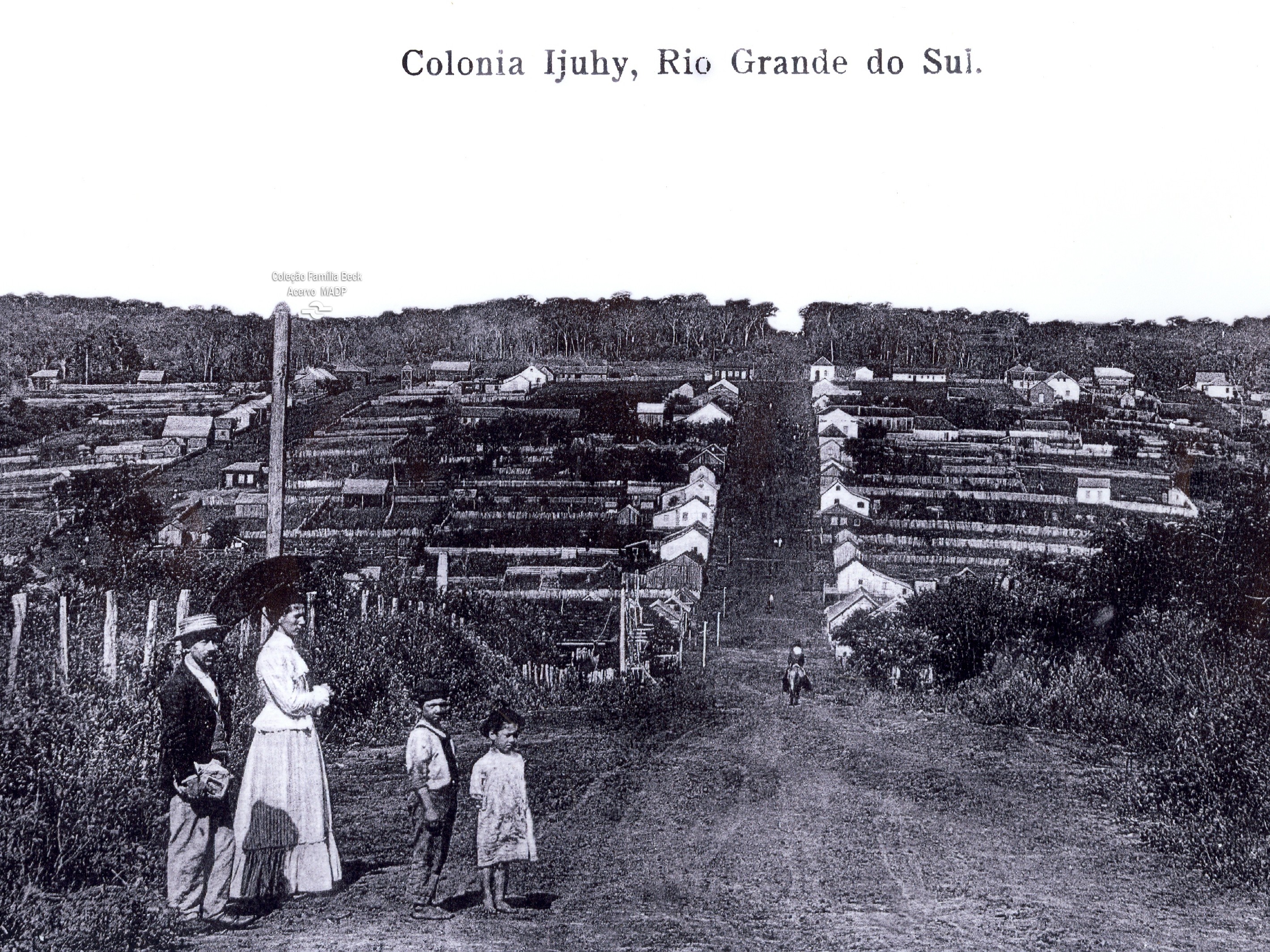 27-1790161755-release-01-vista-parcial-de-ijui-r-do-comercio-1902-colecao-familia-beck-acervo-madpjpg-1-jpeg.jpeg